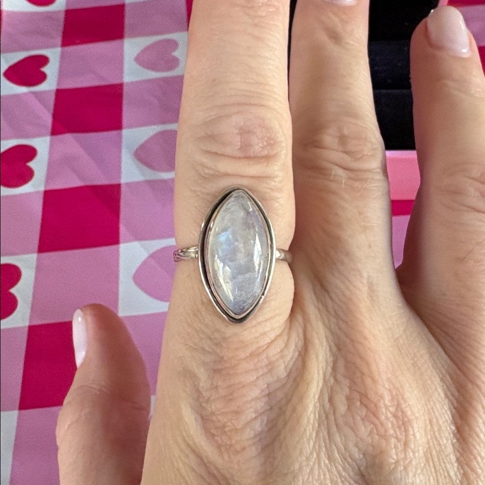 Like new Vintage Moonstone Sterling silver ring marked 925 size 8.25